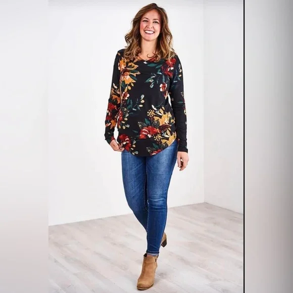 Latched Mama V-neck long sleeve nursing tee in midnight garden - Picture 1 of 4